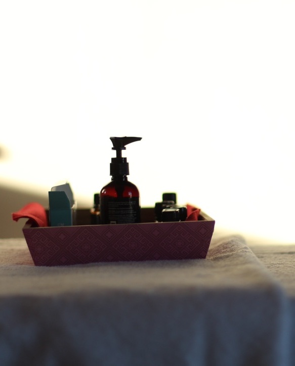 huiles essentielles et huile de coco pour le soin énergétique aromatouch